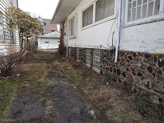 5th image of 1881 Idlewood Ave