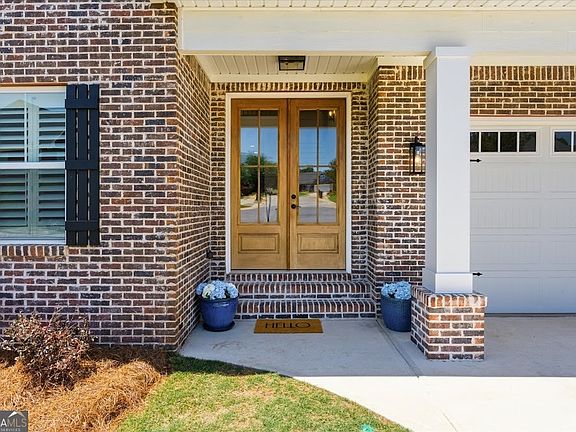 5th image of 110 Emily Ct