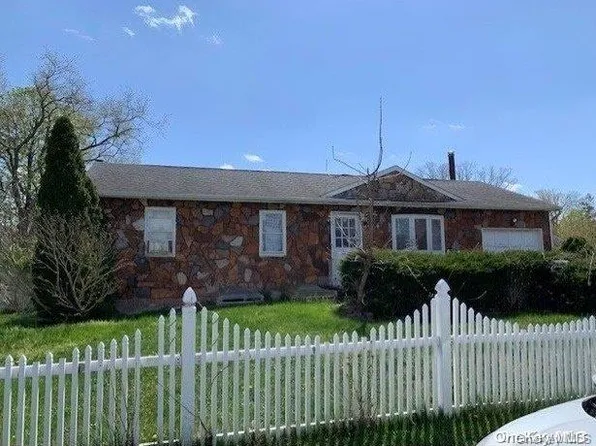 (undisclosed Address), Central Islip, NY 11722