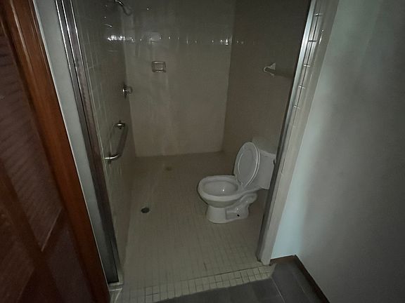 2nd image of 421 Palm Valley Cir