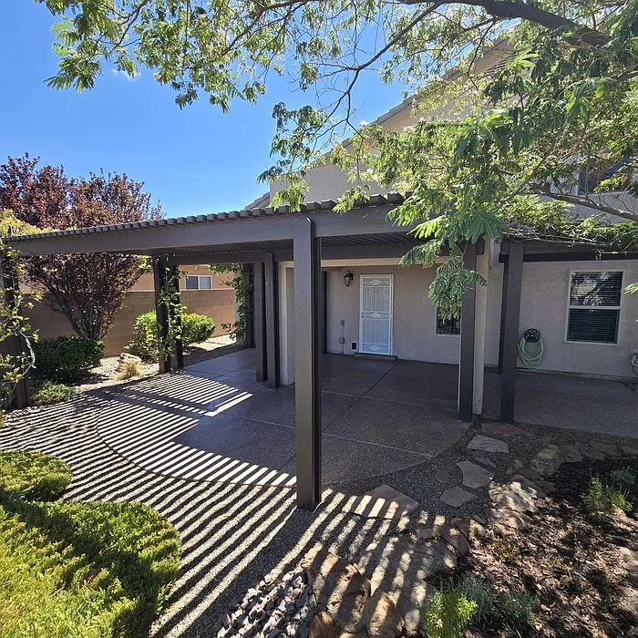 4 bed, 2.5 bath, 2076 sqft, $2,600 — Photo 4