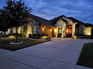 7628 Town Lake Dr, Grand Prairie, TX 75054