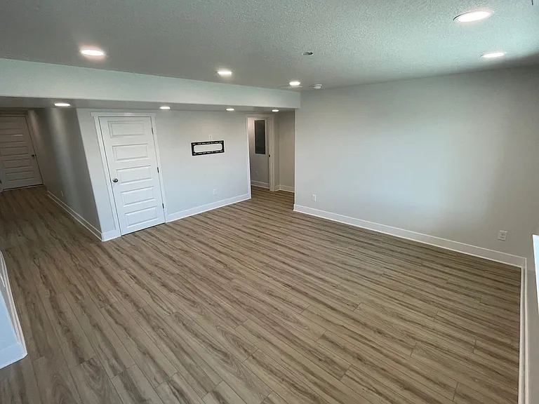 946 N Olson Dr #BASEMENT — Photo 4