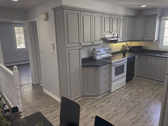 5th image of 213 Close Ave #2