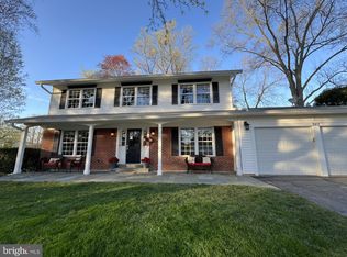 7112 Red Horse Tavern Ln, Springfield, VA 22153