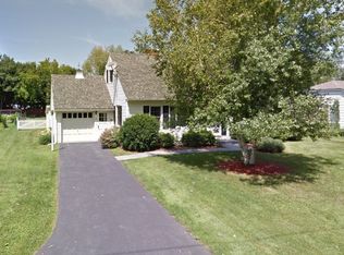 8 Lindenwood Dr, South Burlington, VT 05403