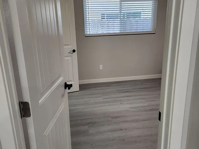 4368 Wilson Avenue — Photo 7