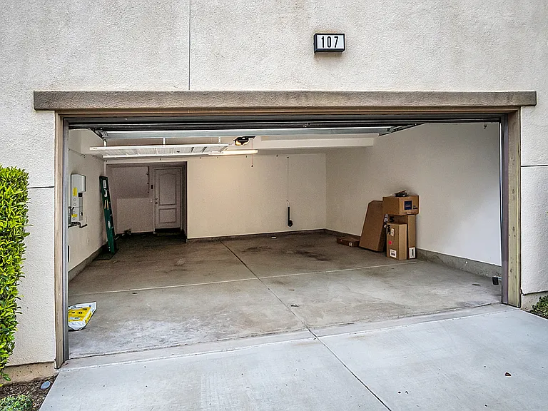 1870 Gladys Ave #107 — Photo 28