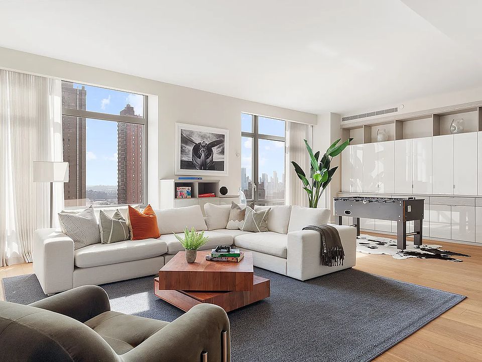 1st image of 450 E 83rd St APT 21D