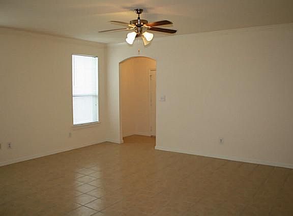 5th image of 413 N Jackson Ave APT B