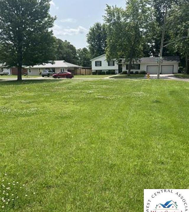 2nd image of 2309 E 9th St