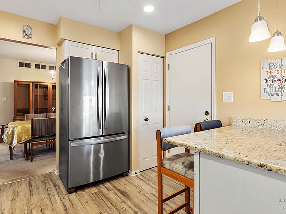 5th image of 61 S Stonington Dr #231