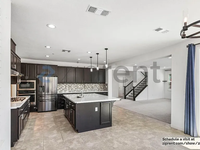 350 E Huntley Ave — Photo 18
