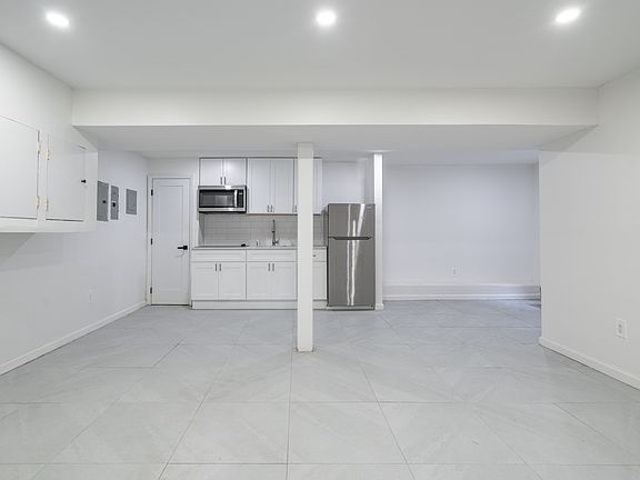 2nd image of 718 Clarkson Ave #1L