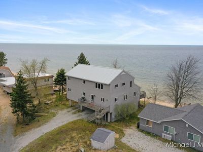 3885 S Lakeview Dr, Shelby, MI, 49455