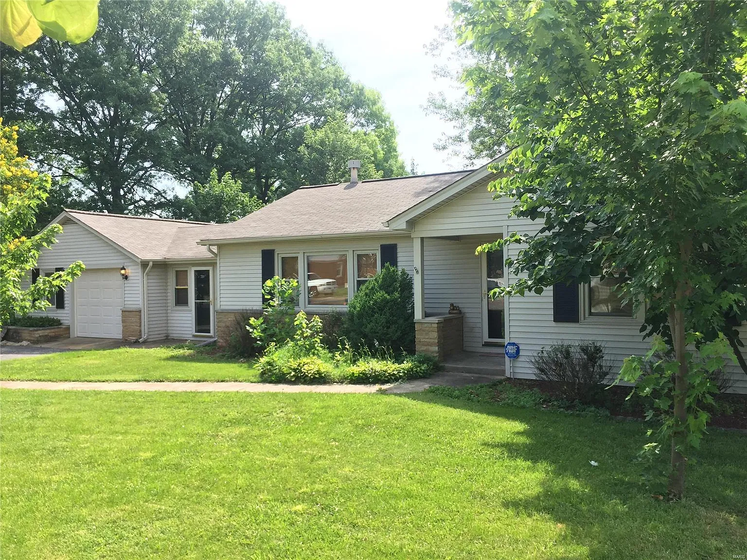10724 Lavinia Dr photo 1