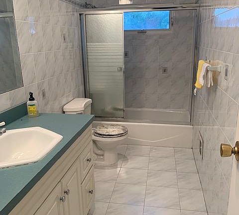 Full bathroom