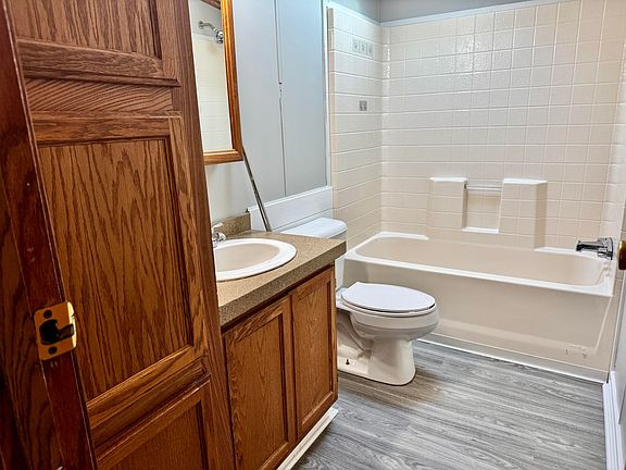 4th image of 20828 Kalamazoo Rd #10