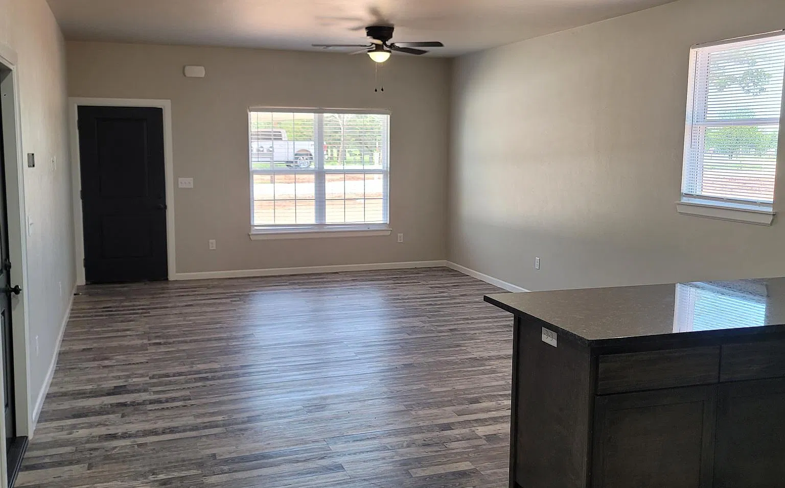 806 Doolittle Dr — Photo 1