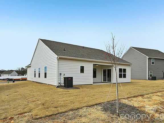 3rd image of 104 Tanner Loop