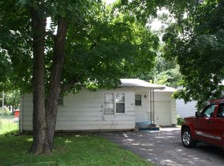 1510 W Calhoun St, Springfield, MO 65802