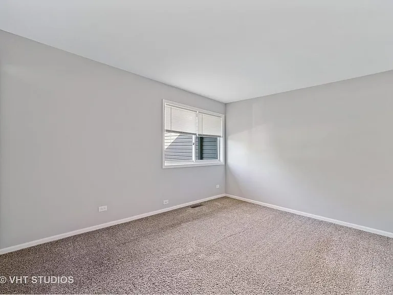 450 Valley Dr #101 — Photo 7