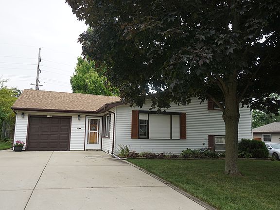 3rd image of 1123 Denver Dr