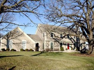 432 Thomas Dr, North Barrington, IL 60010