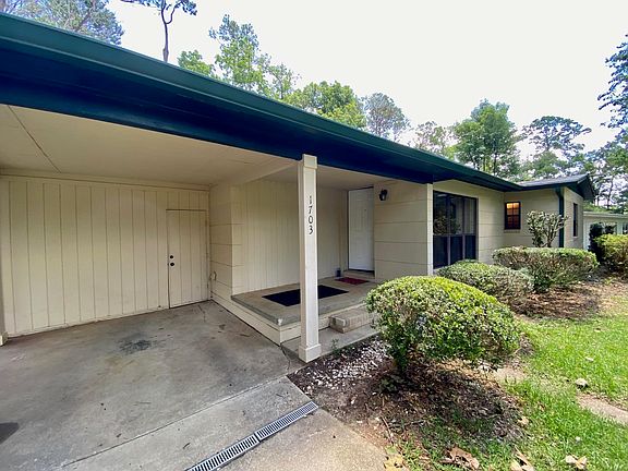 4th image of 1703 Hall Dr