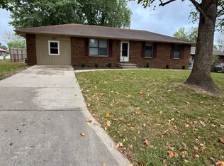 1001 N 13th Avenue, Ozark, MO 65721