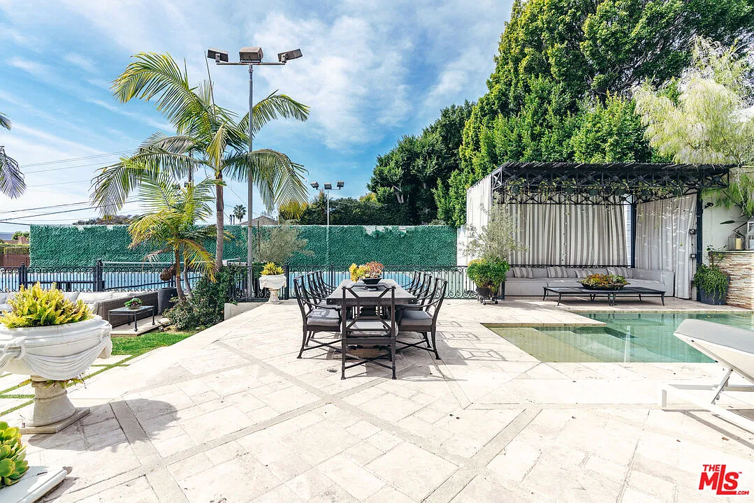 6 bed, 6.0 bath, 5297 sqft, $78,000 — Photo 4
