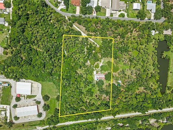 4th image of 1210 TWIN LAKES AVENUE
