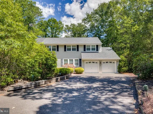 4 Heatherwood Ct, Medford, NJ 08055