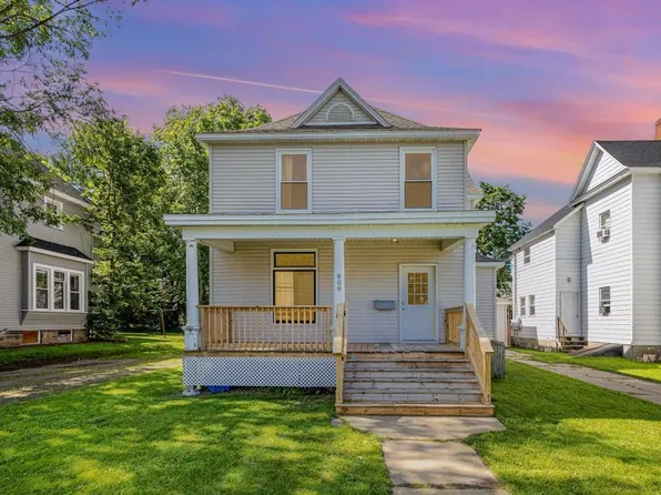 808 9th Ave E, Menomonie, WI 54751