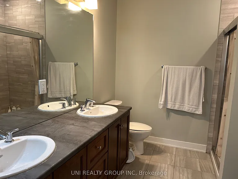 70 Stanhope Ct — Photo 25