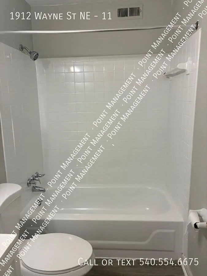 Top Floor Updated 2 Bed 1 Bath — Photo 4