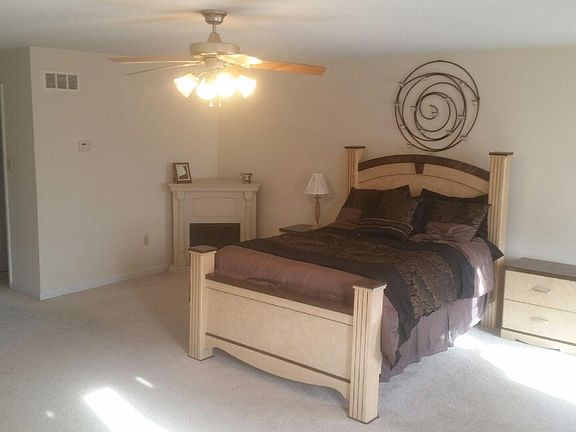 3rd image of 1609 Emerald Creek Dr