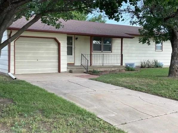 424 Meadowbrook Dr, Newton, KS 67114