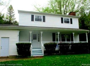 605 Henderson Rd, Howell, MI 48855