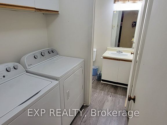 4th image of 796 Harlequin Cres