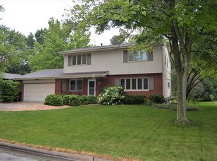 902 Randall Dr, Normal, IL 61761