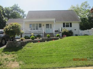 18 Louisiana Pkwy, Jackson, NJ 08527