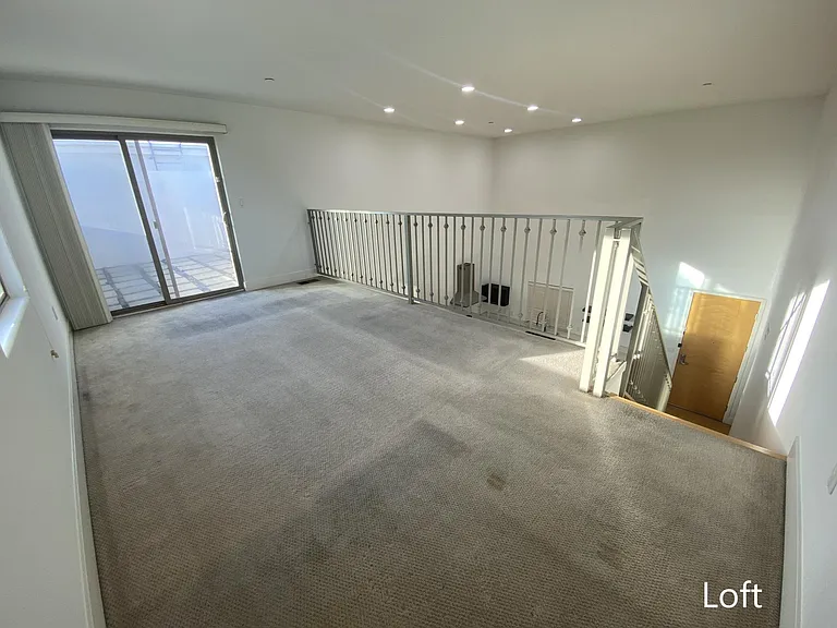 5232 Satsuma Ave #302 — Photo 12