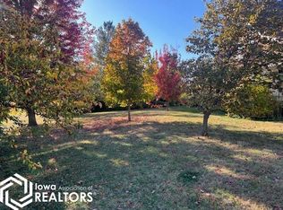 1006 N Redbud Ln, Mount Pleasant, IA 52641