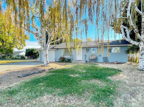 200 E Bonnieview Rd, Grandview, WA 98930