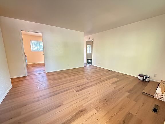 4th image of 770 33rd St