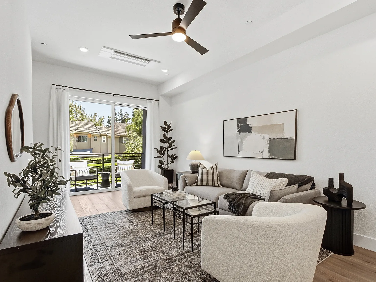 2 bed, 2.5 bath, 1204 sqft, $4,250 — Photo 3