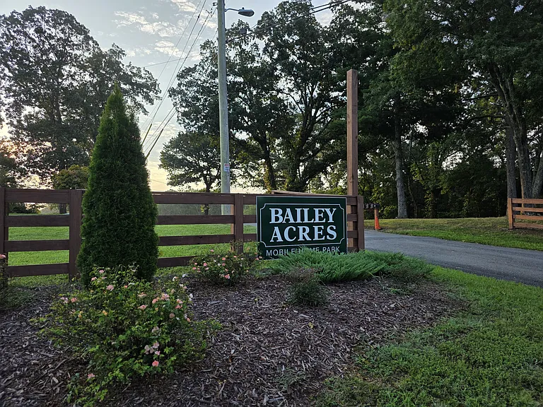 5 Bailey Ln — Photo 1