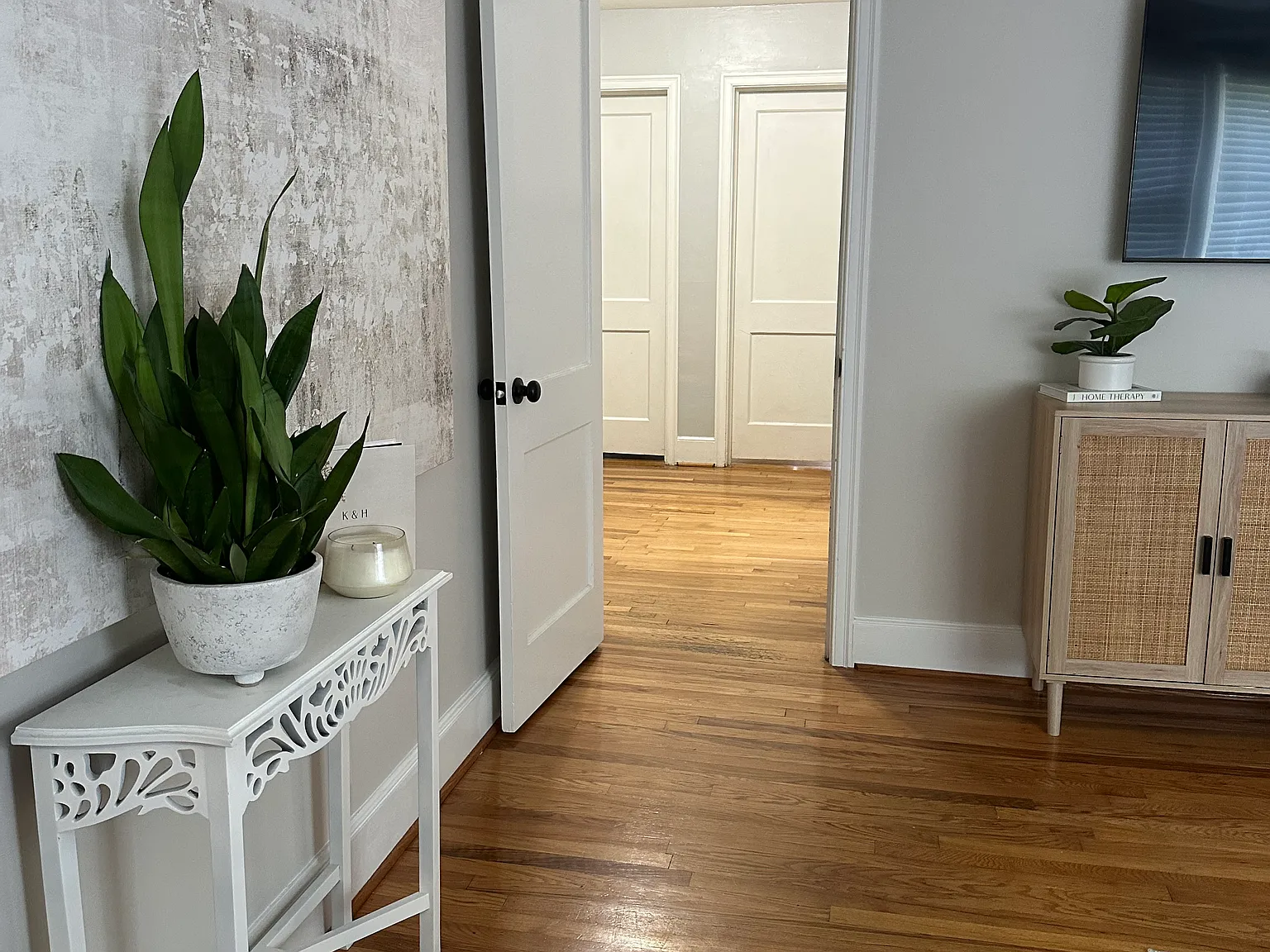 3 bed, 1221 sqft, $1,800 — Photo 2