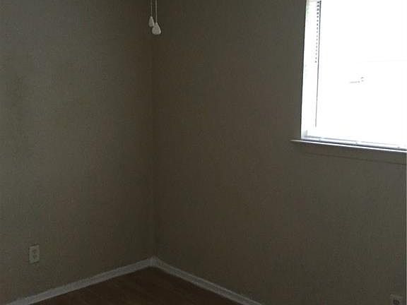 3rd image of 8220 Redonda St
